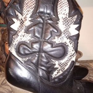 Womans cowboy boots